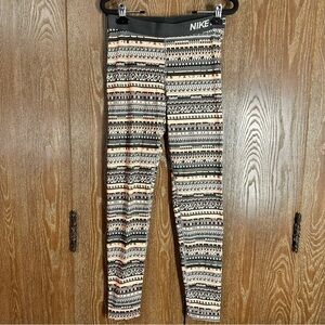 Nike Pro Women's Geometric Leggings Sz L Hyperwarm Dri Fit Compression Athletic